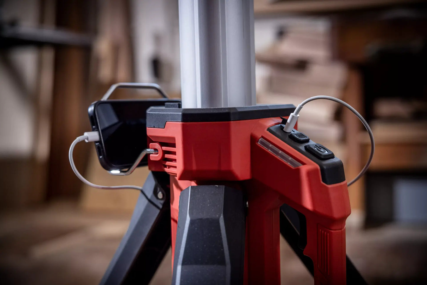 PROIETTORE LED 4000 LUMEN CON TREPPIEDE A BETTERIA DA 18 V CON STATORE FLEX