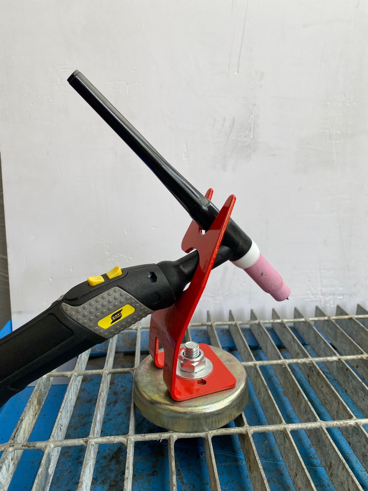 SUPPORTO MAGNETICO PER TORCE TIG E MIG