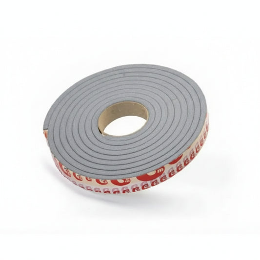 Guarnizione in silicone espanso adesiva grigia certificata FDA, ideale per sigillature ermetiche in ambito alimentare e industriale. Resistente a calore, acqua e agenti chimici, perfetta per uso interno ed esterno.